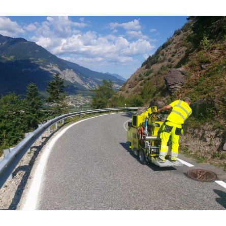 AR100 Road Marking Machine - VOLANTE CMC