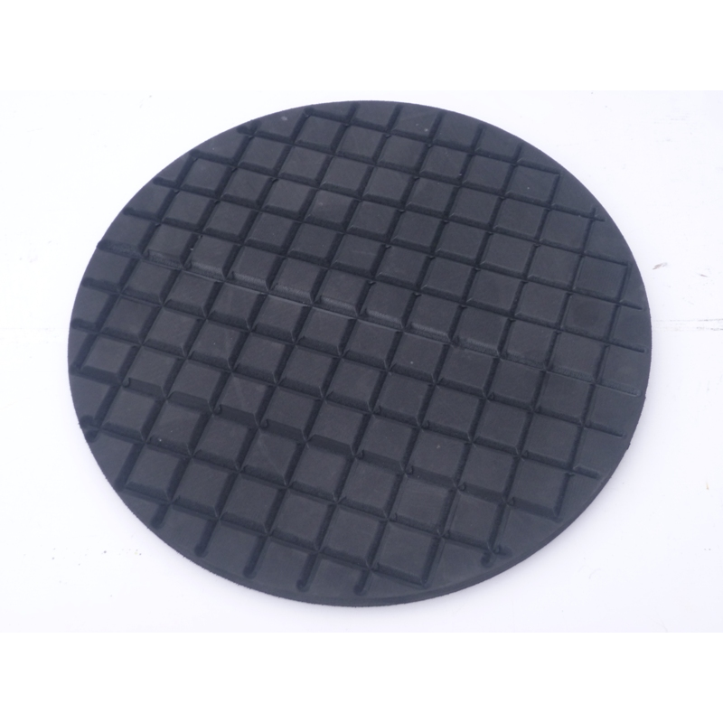 chessboard disc for a trowel